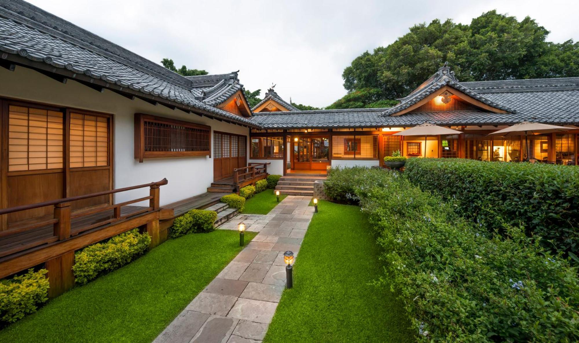 Grand Fiesta Americana Sumiya Cuernavaca Exterior photo A traditional Japanese house