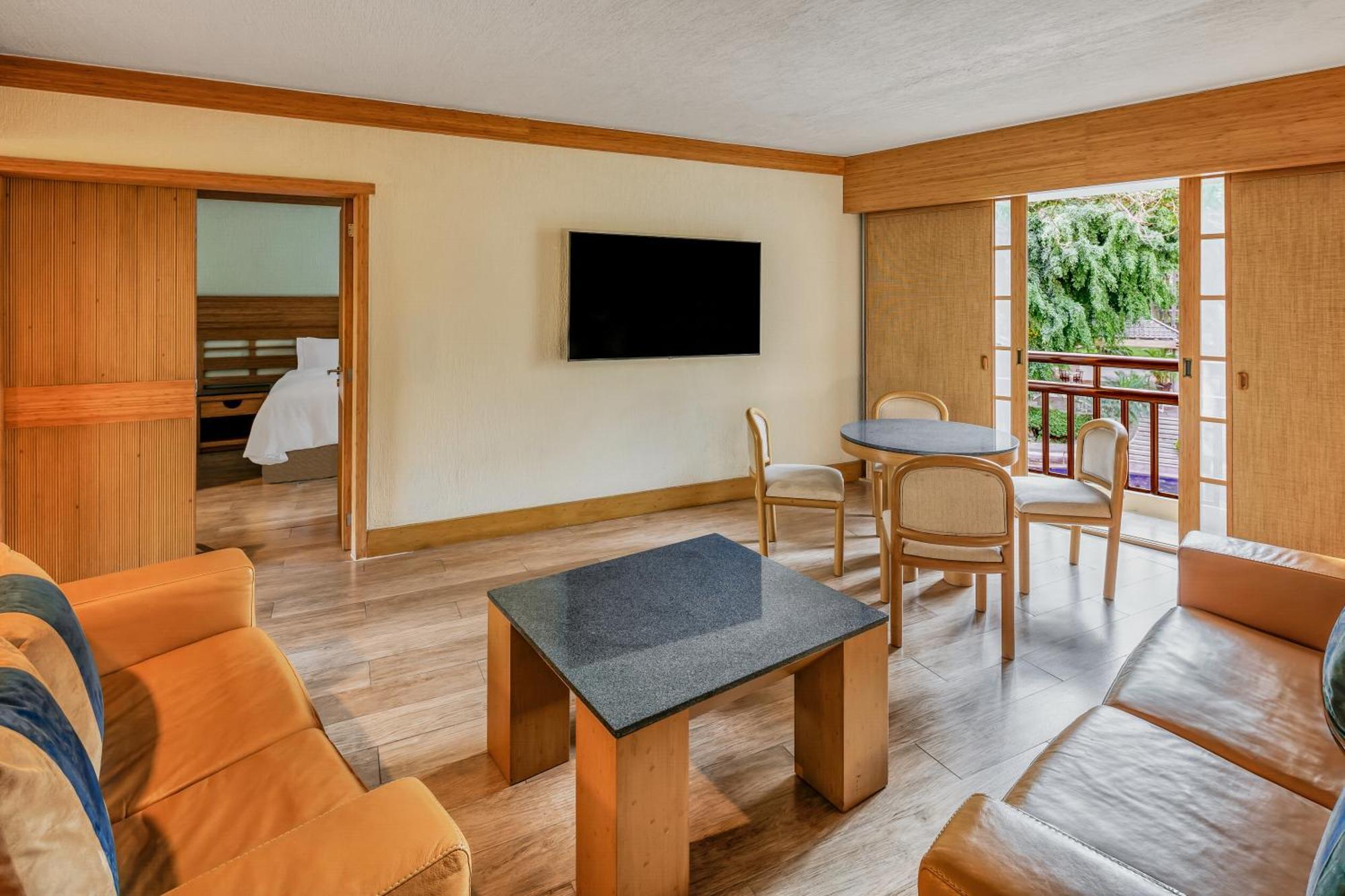 Grand Fiesta Americana Sumiya Cuernavaca Exterior photo A suite at the hotel