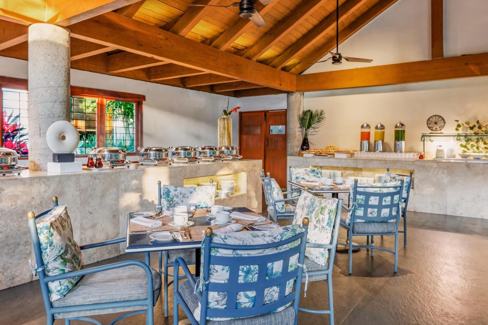 Grand Fiesta Americana Sumiya Cuernavaca Exterior photo The restaurant at the resort
